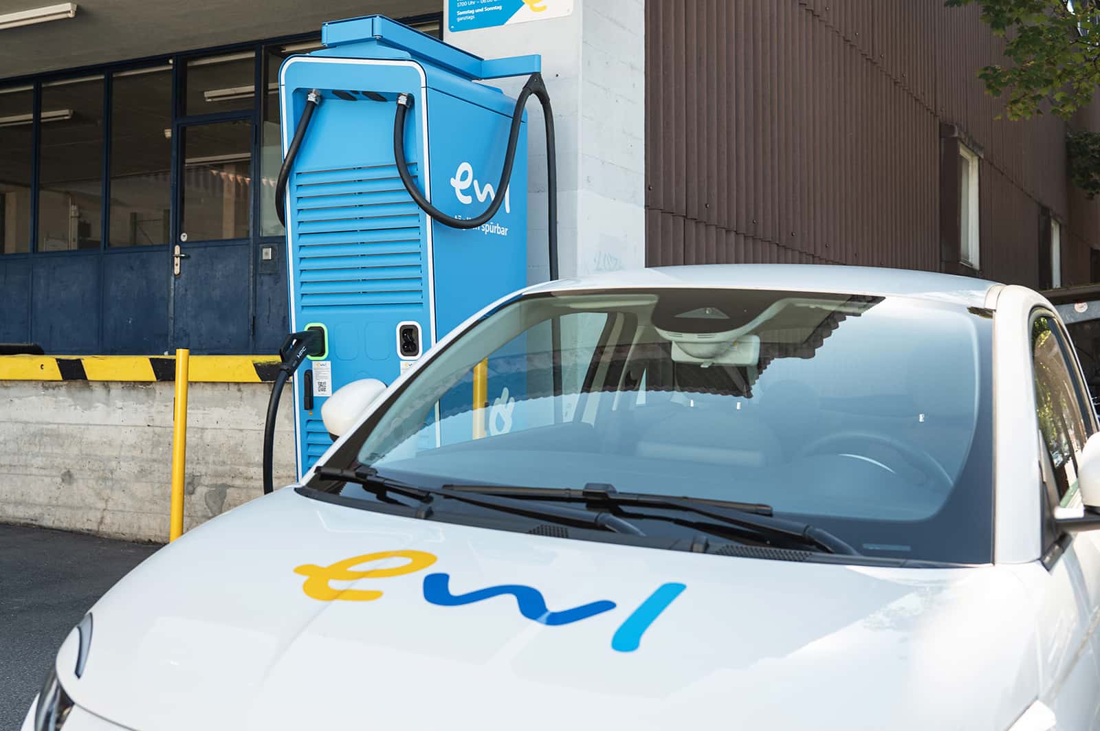 Wie Energieversorger Ladestationen skalierbar betreiben und verwalten können