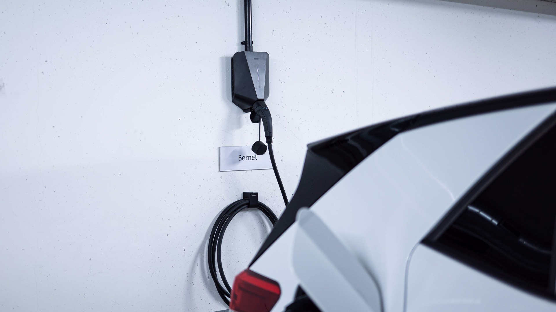 Easee Ladestation bei Hustech in Bubikon