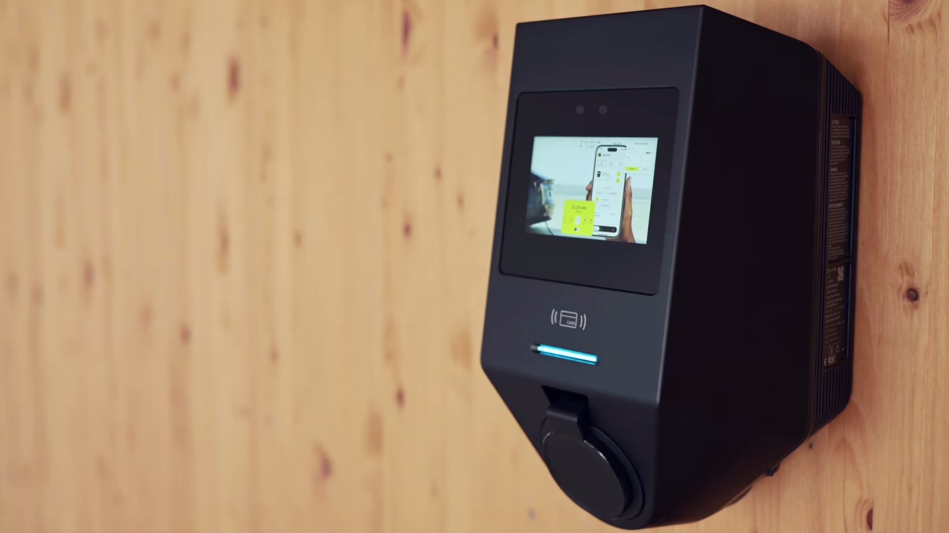 Hightech-Ladestation Elecq Biz mit IP65 und breitem Temperaturbereich